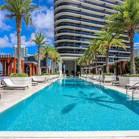 Aluna Lux Suites At Sls Lux Brickell Building